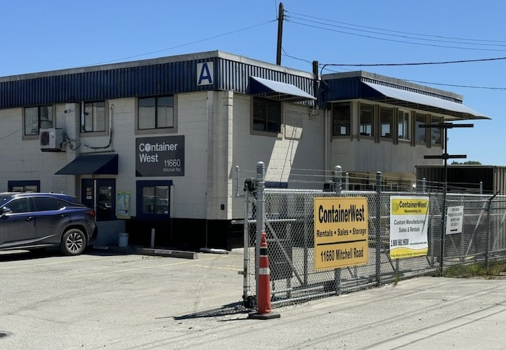 Storage Units at StorePlex Storage - Surrey - Surrey, BC